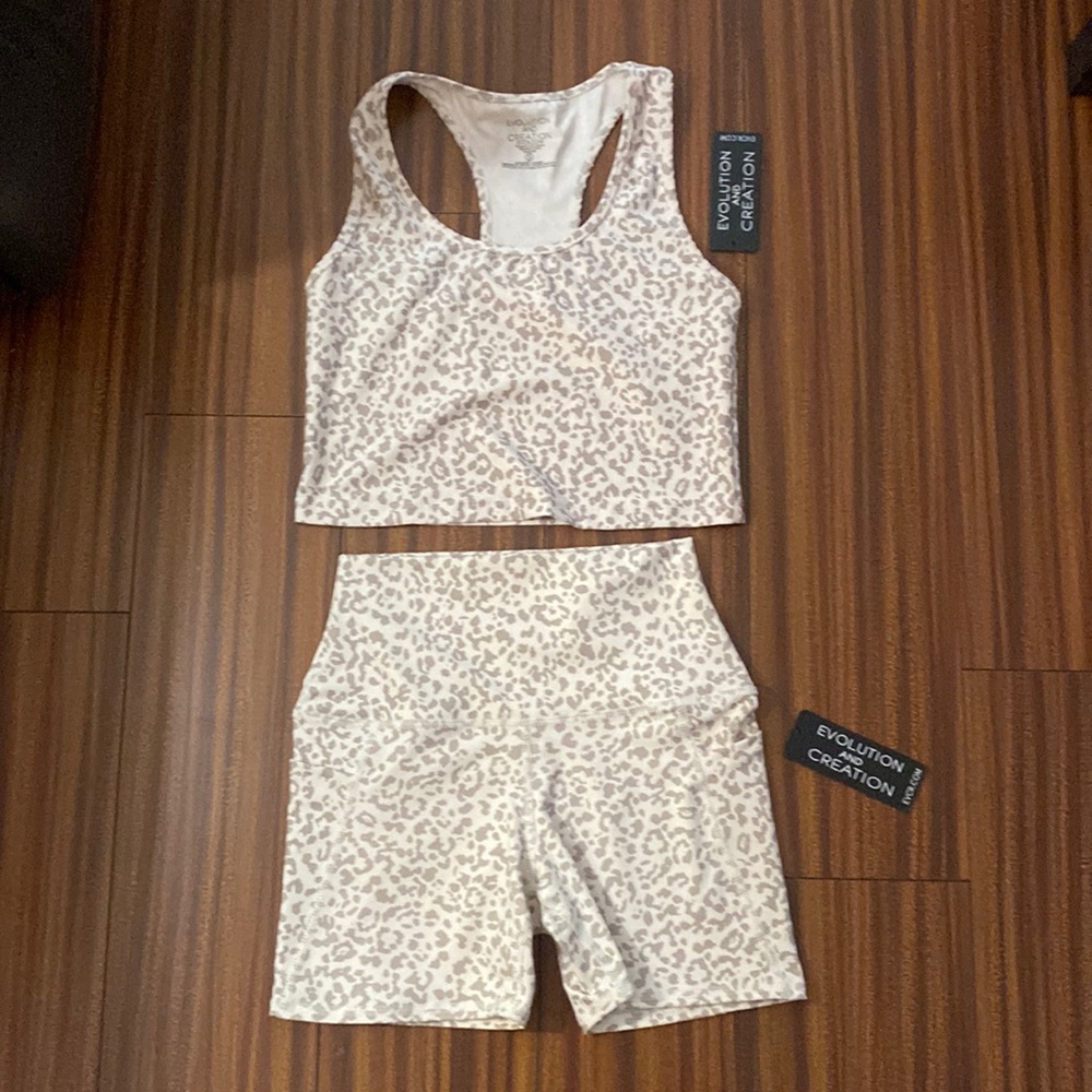 😍 Cute workout outfit! NWT